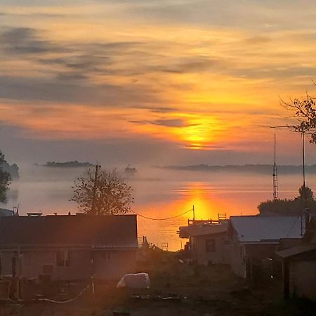 Stoneburg Cove Cottages Carrying Place Екстер'єр фото