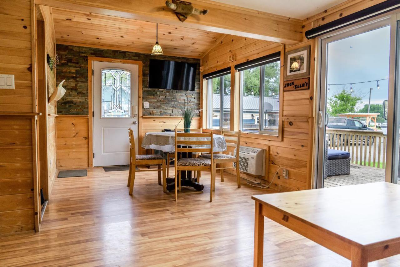 Stoneburg Cove Cottages Carrying Place Екстер'єр фото
